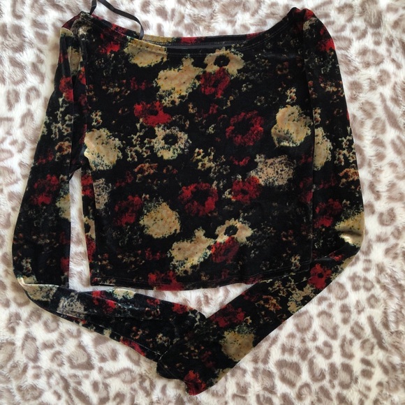 Black Floral Long Sleeve - Picture 1 of 2